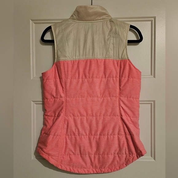 The North Face Peach and Cream Insulted Puffer Vest sz medium - Picture 8 of 8